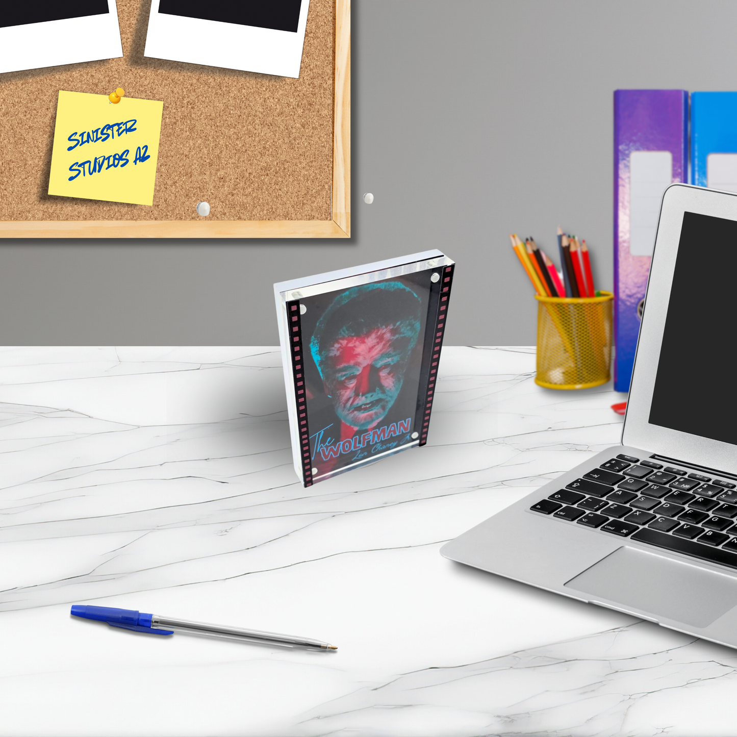 The Wolfman 3D Effect Acrylic – Color Reactive Lon Chaney Jr Monster Illusion Art Display with Optional RGB LED Light Base